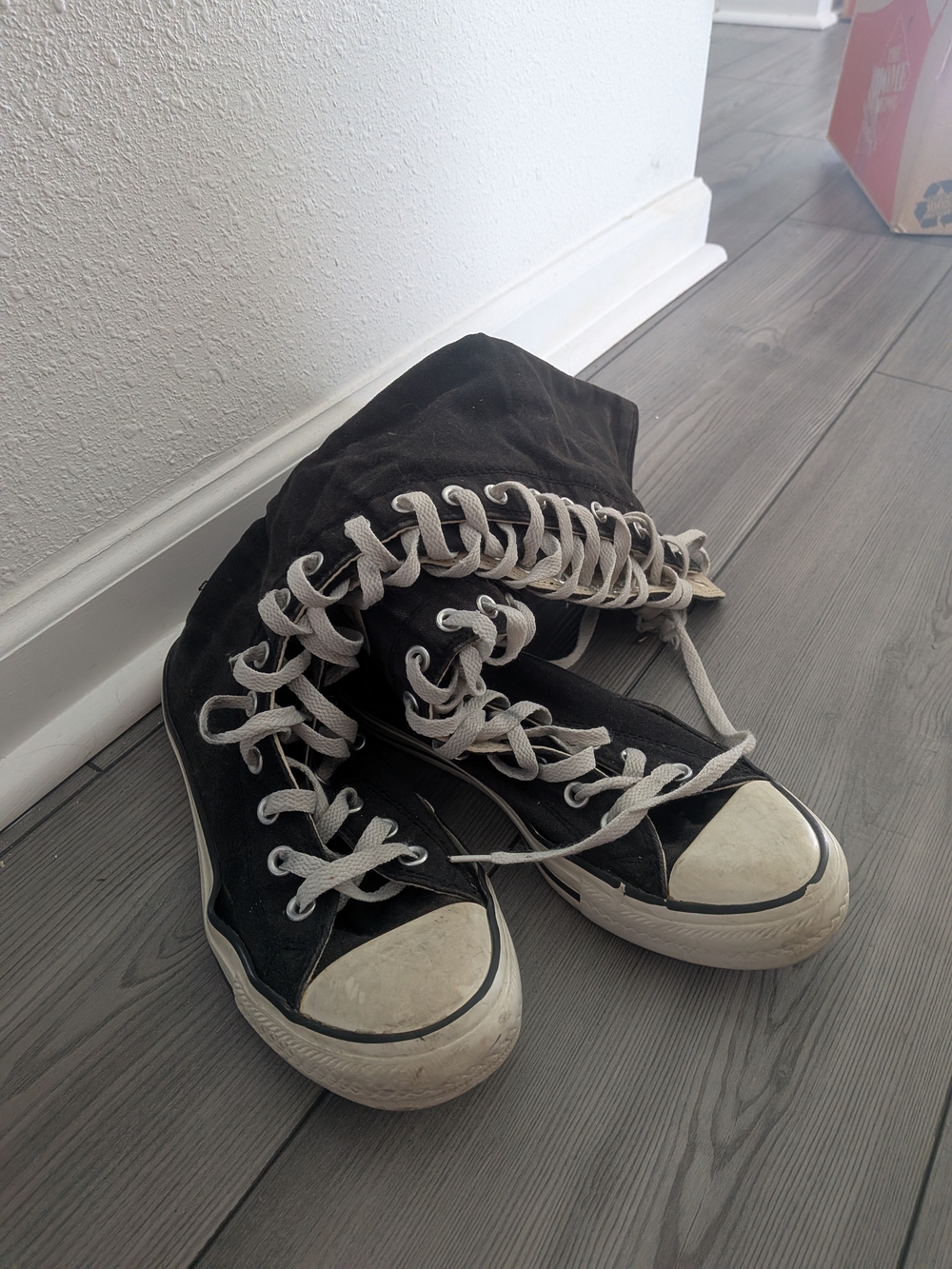VINTAGE Black High-Top Converse Size 6 with White Laces